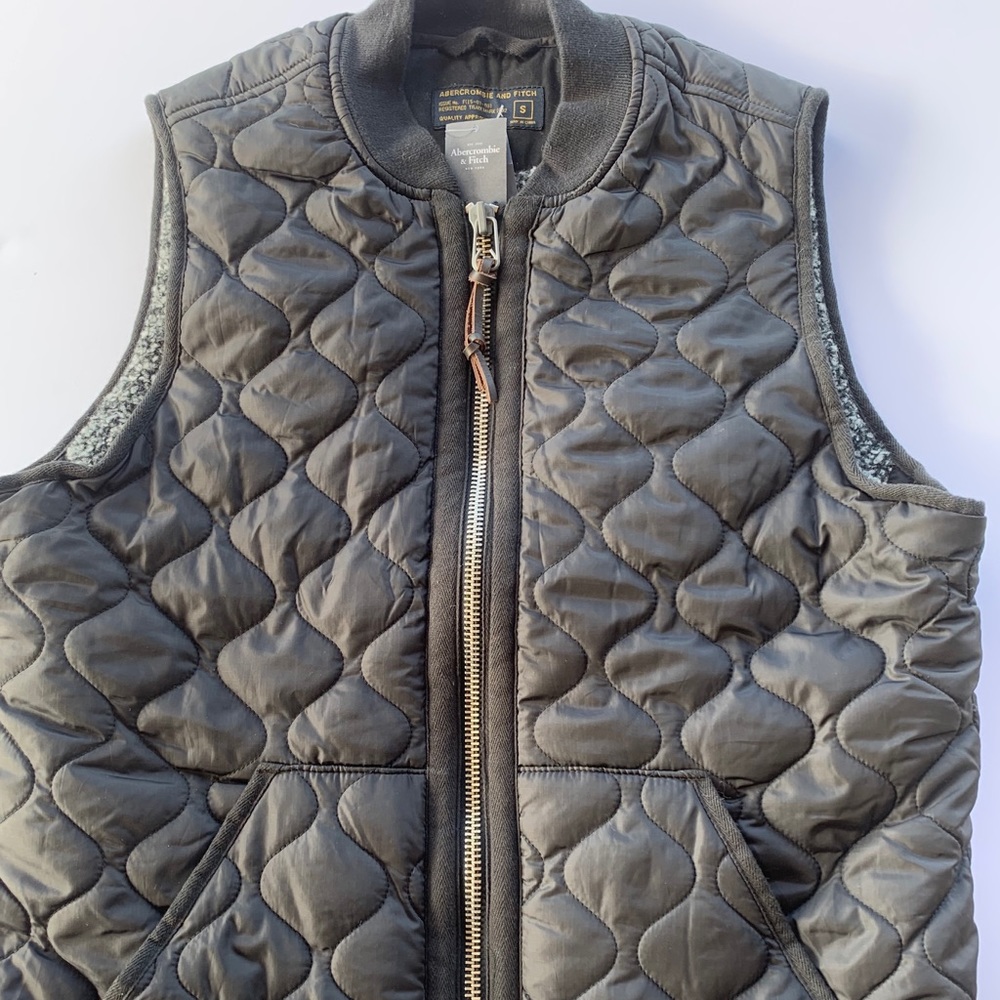 New men’s Abercrombie vest jacket